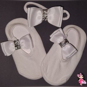 Accesorio para cabellos de niñas  con calcetines